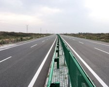 波形护栏板适合应用在什么道路上？